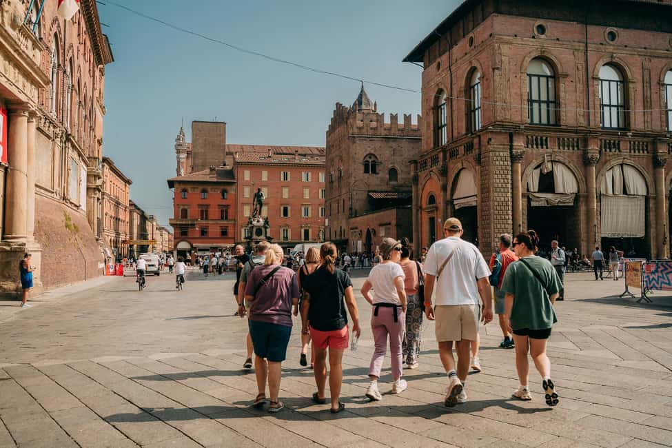 Bologna: Small-Group Tour with the Historic Archiginnasio - Piazza Maggiore to Archiginnasio: the perfect “orientation in motion”