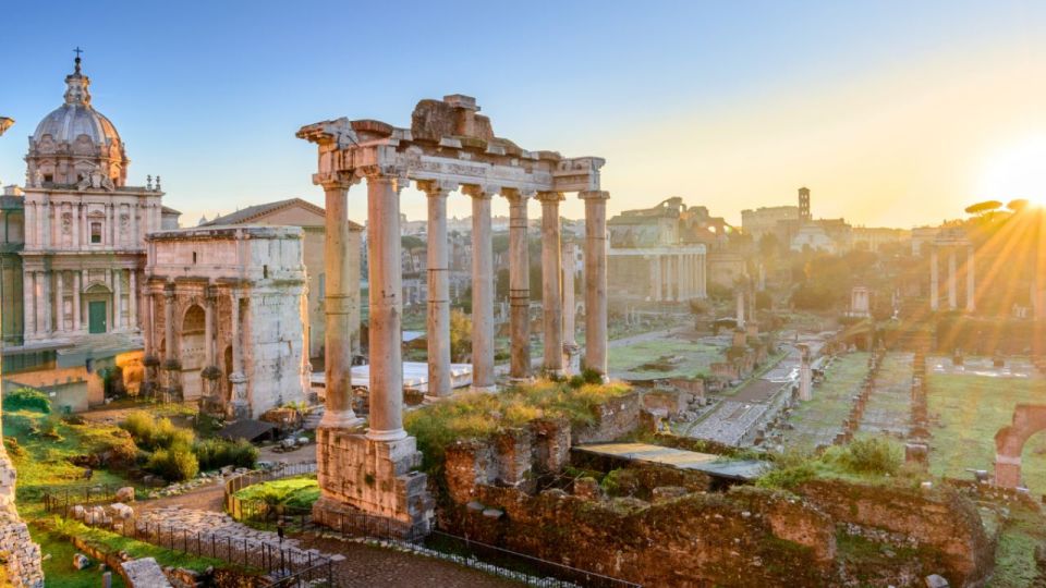Colosseum: Gladiator’s Gate & Arena Floor Experience - Palatine Hill: the view that helps everything click