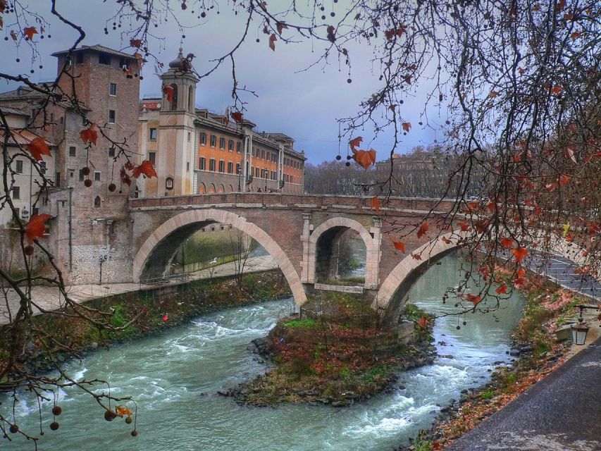 Day drinking in Rome - Scandalous Roman History - Key things that make this tour worth it
