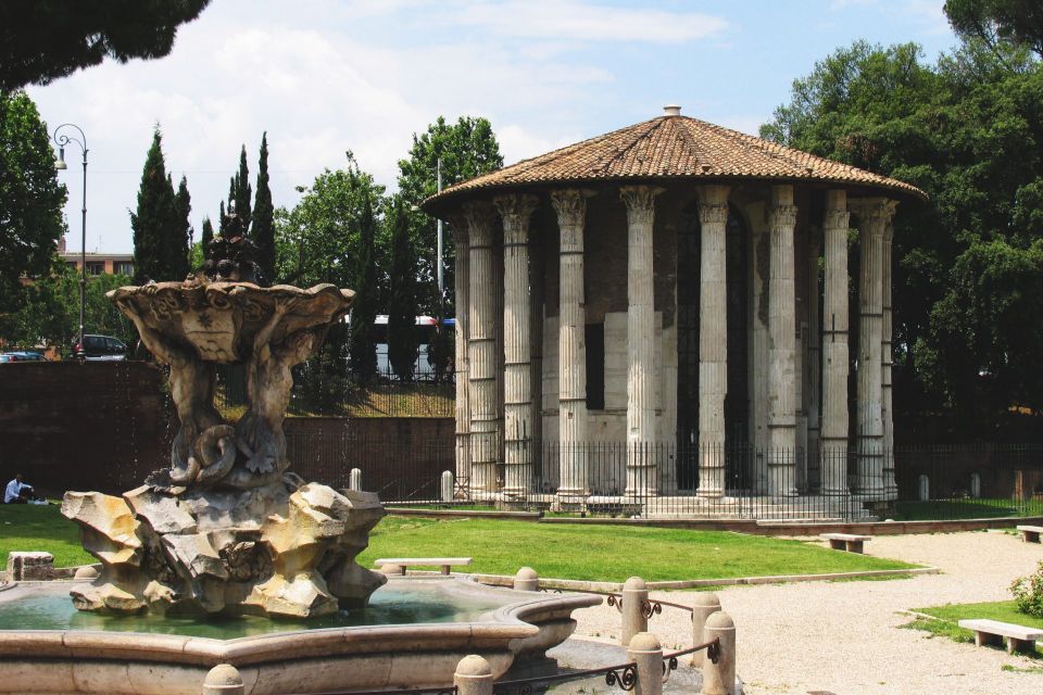 Day drinking in Rome - Scandalous Roman History - Aventine Keyhole: A Quick Photo Stop That Adds Big Theater