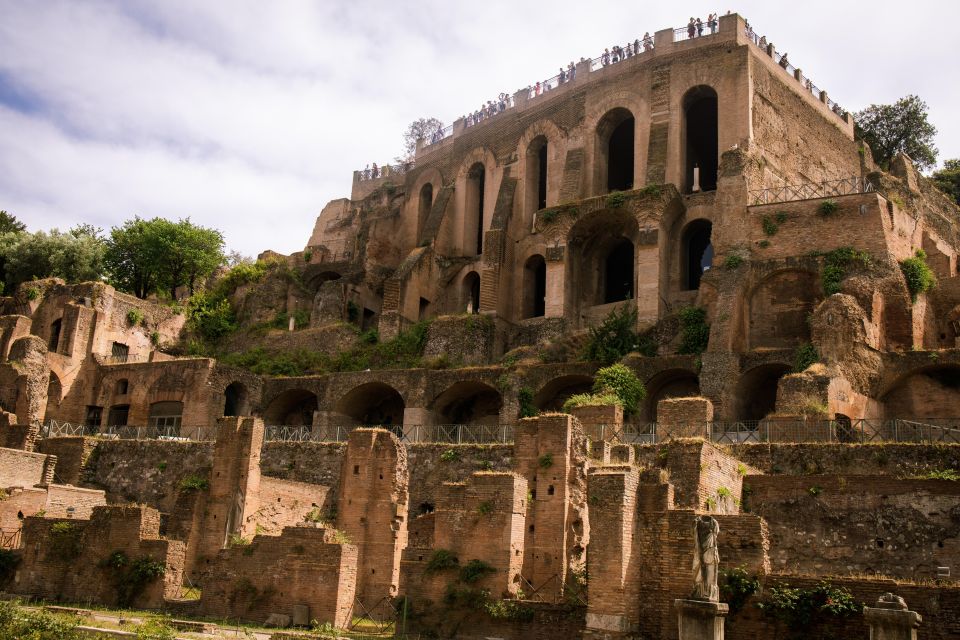 Domus Tiberiana, Palatine Hill and Roman Forum Guided Tour - The Roman Forum with a guide: making sense of the mess