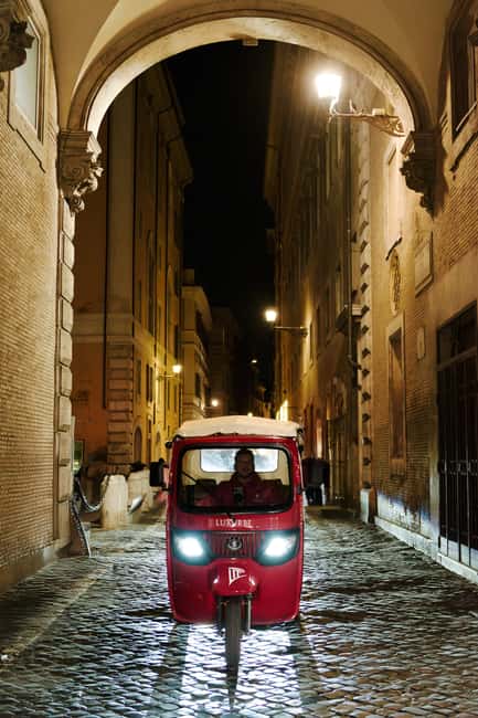 E-Tuk Tour: Rome by Night - Guide and audio: how to get the story clearly