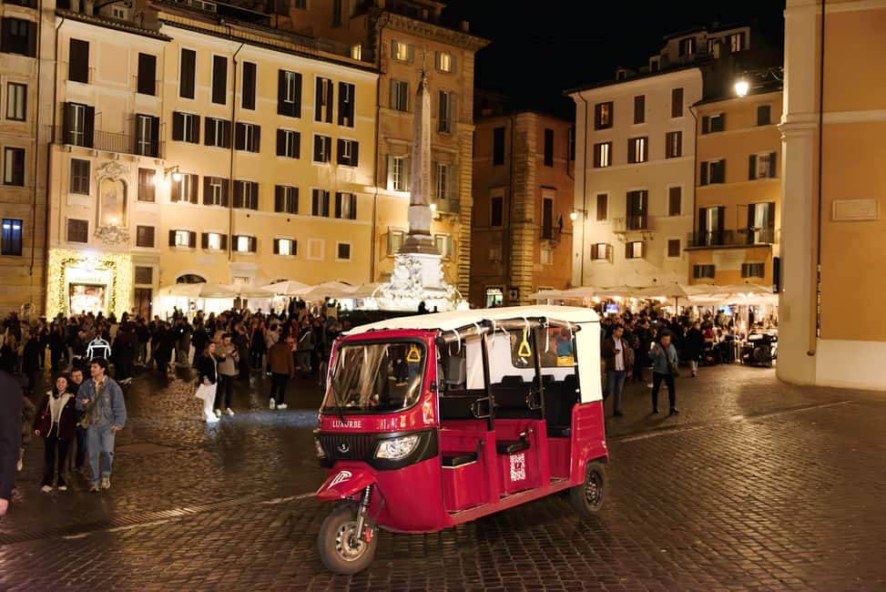 E-Tuk Tour: Rome by Night - Aventine Keyhole and Capitoline Hill: small stops, big meaning