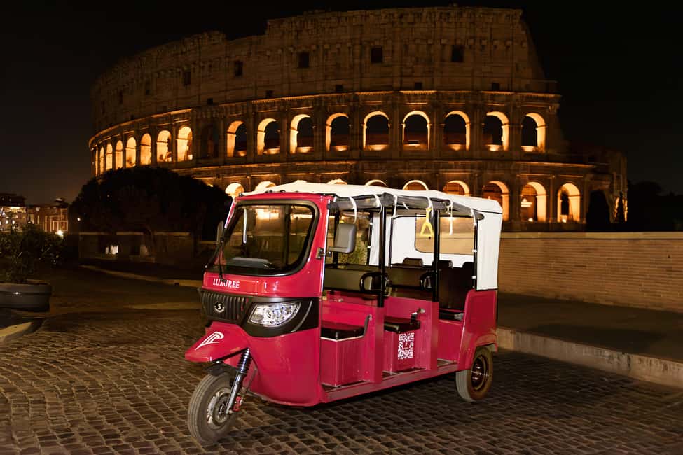 E-Tuk Tour: Rome by Night - Piazza Navona’s night energy