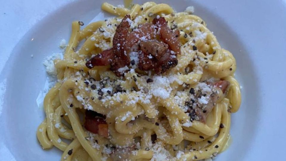 Eat as the Romans do: Trastevere Street Food Experience - Meeting at the Trastevere fountain: get your bearings fast
