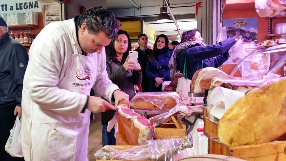 Eat Like a Roman - Traditional Food, Local Market & History - The biggest farmers market in Italy: mozzarella, prosciutto, aged cheese, supplì