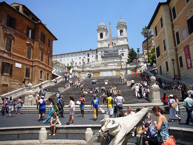 Fountains and Squares of Rome 2-Hour Walking Tour - Piazza Barberini start: where you can settle in fast