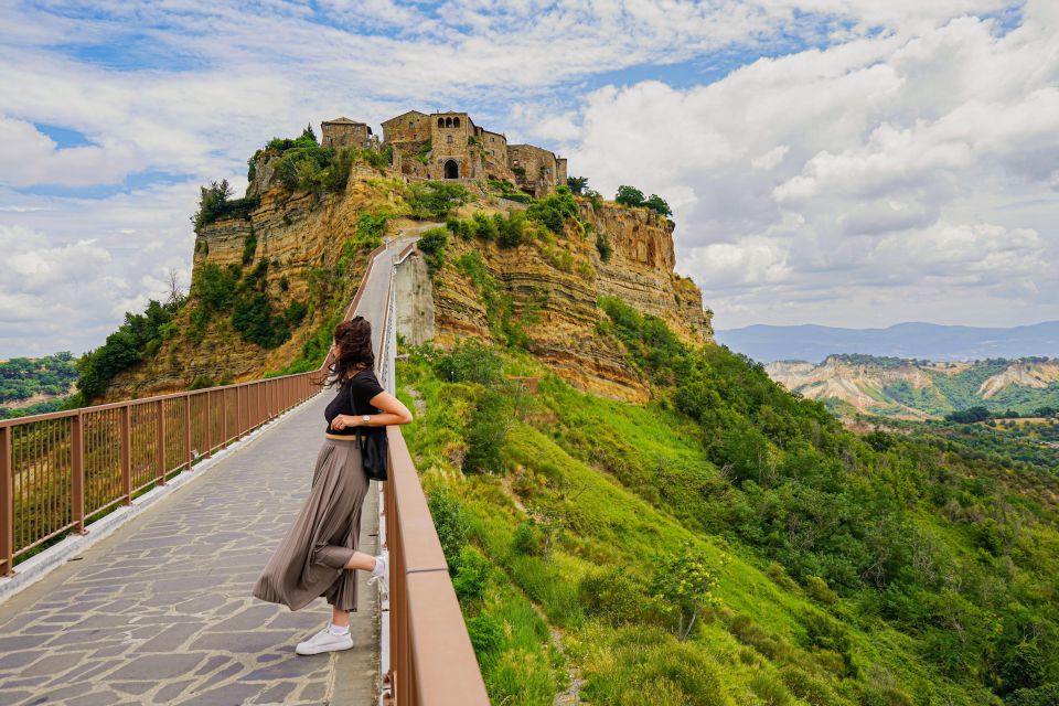 From Rome: Bagnoregio & Orvieto Day Trip with Wines & Lunch - Hitting Piazza del Popolo: the departure that sets the tone