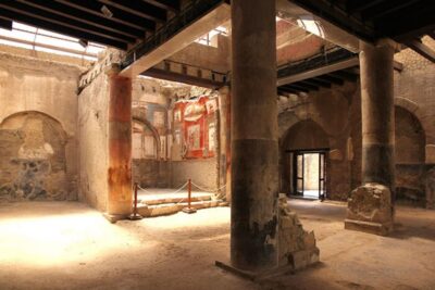 From Rome: Guided Tour to Pompeii with priority admission - Meeting your guide at Pompeii: how the 2-hour walk is organized