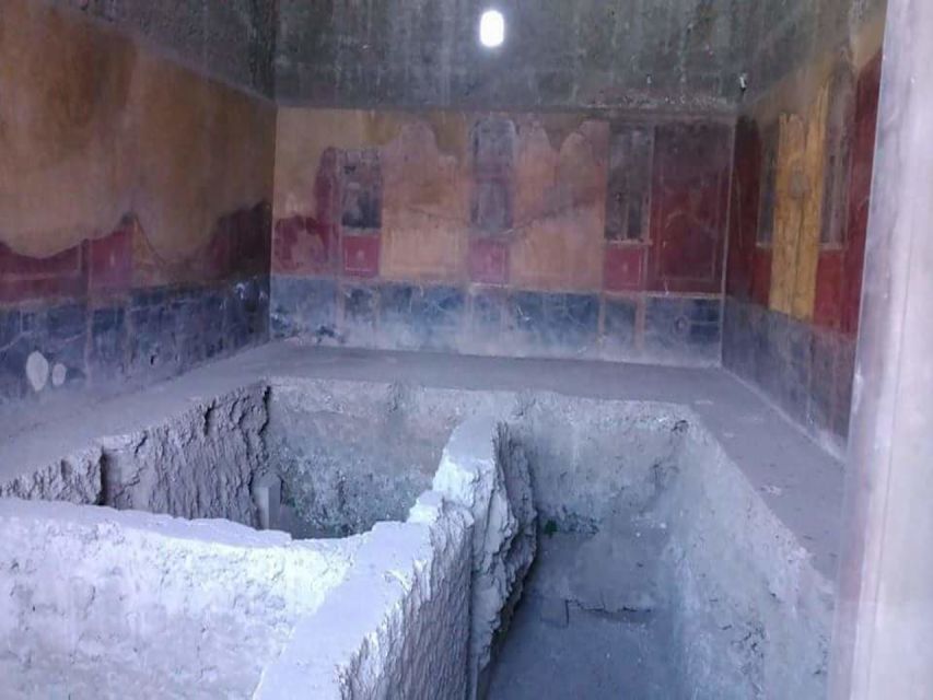 From Rome: Pompeii and Naples, Full Day Tour with Lunch - Lunch and winery break with wine and local tastings