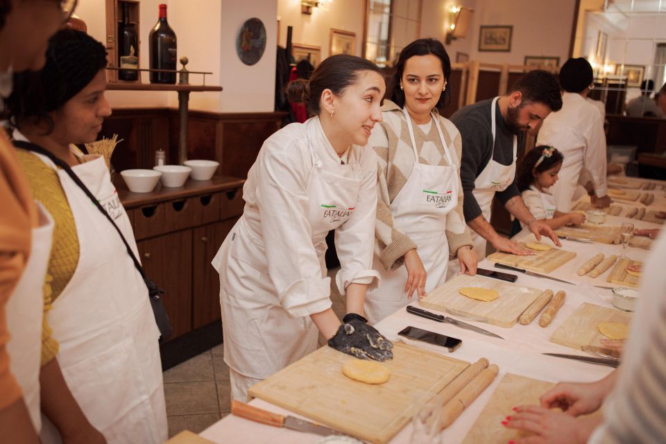 Gelato and Pasta Cooking Class in Rome - Piazza Navona - Gelato making: the machine does most of the hard part