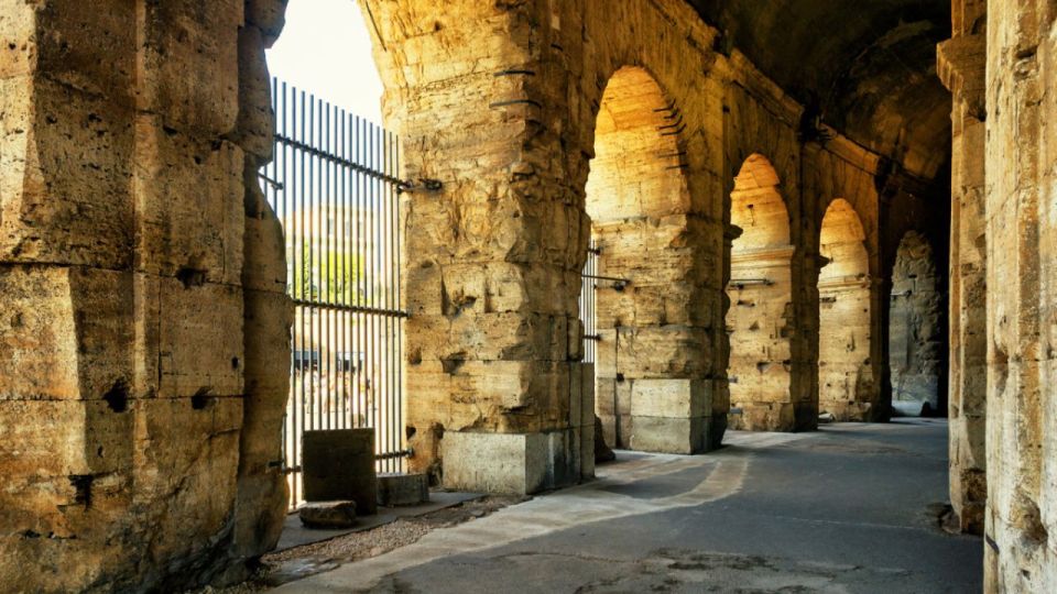 Gladiators & Saints: Colosseum Arena and St. Peter's Prison - Roman Forum and Palatine Hill: from Romulus and Remus to emperors and power plays