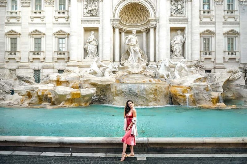 Photoshoot in Rome for couples - Outside the Colosseum: Your 30-Minute Classic Session