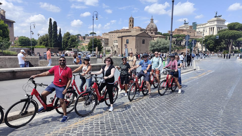 Private Rome Bike tour - Pedaling up to the Pantheon, Rome’s oldest structure