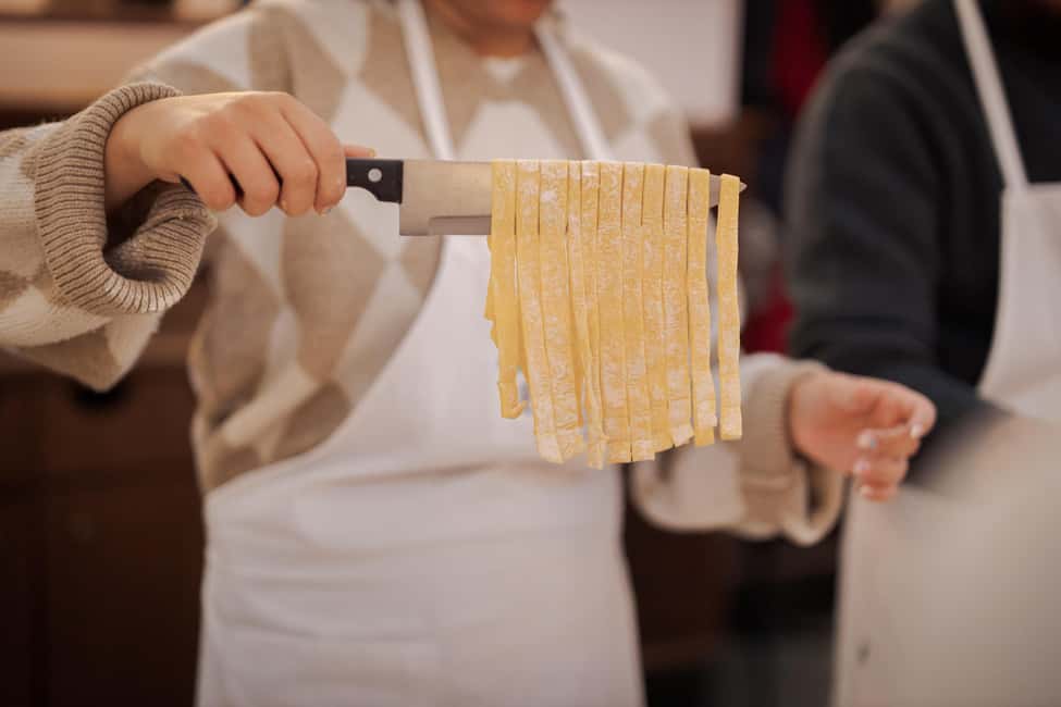 Ravioli Cooking Class in Rome - Piazza Navona - Choosing filling: ragu or ricotta with spinach