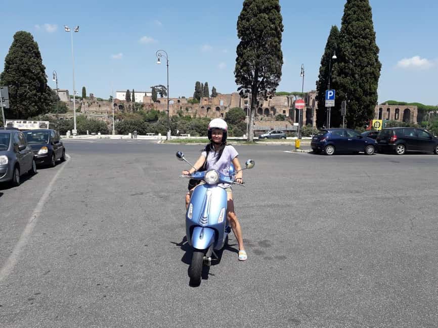 RENTA A VESPA - Finding LANDIMENSION on Vicolo di S. Nicola de’ Cesarini