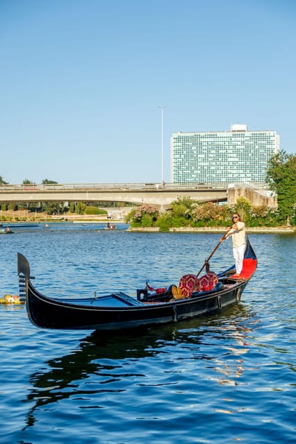 Roma: The one and only Roma Gondola tours on the lake! - The Experience Style: Private, Calm, and Photo-Friendly