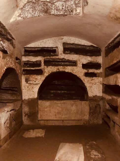Roman Catacombs Guided Tour with Transfer - The minivan transfer: how Rome’s pace changes fast