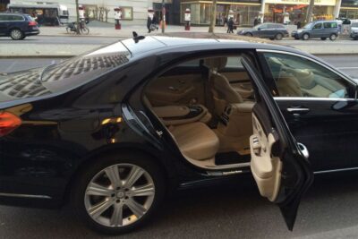 Rome: 4-Hour City Tour by Luxury Limousine - Colosseum Views From the Road, Plus a Thoughtful Pause