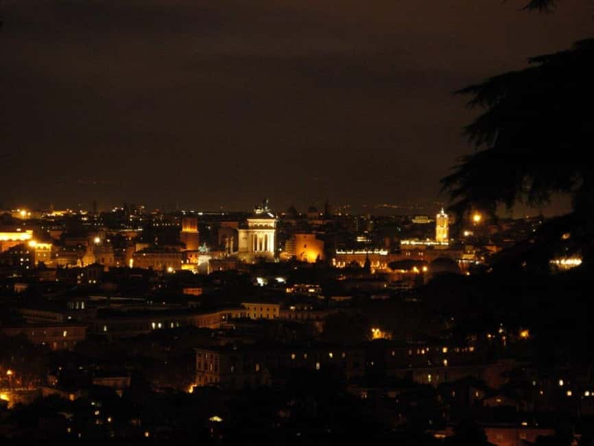 Rome After Dark: Private Luxury Night Tour by Car - Vatican City and St. Peter’s Square: how to use a short stop well