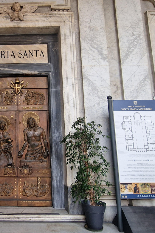 Rome: Ancient Jubilee in the 4 Major Basilicas - Stop 4: Santa Maria Maggiore—golden mosaics and Mary’s relic stories