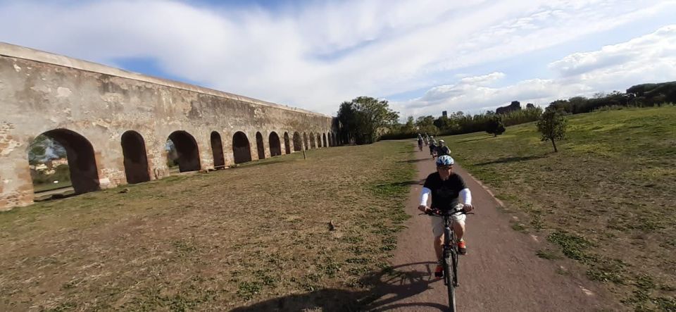 Rome: Appian Way, Aqueducts, & Catacombs E-Bike Guided Tour - Aqueduct Park time: what to expect at Parco degli Acquedotti