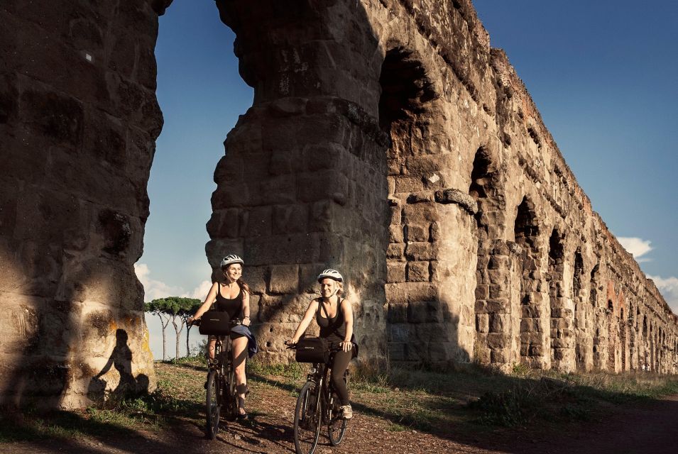 Rome: Appian Way, Catacombs & Roman Aqueducts Top EBike Tour - Getting Started at Via Labicana 49 and Warming Up by the Walls