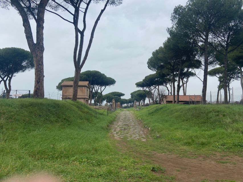 Rome: Appian Way Guided Tour on E-Bike with italian Aperitif - Villa dei Quintili and Torre Fiscale Park: Roman sites plus breathing room