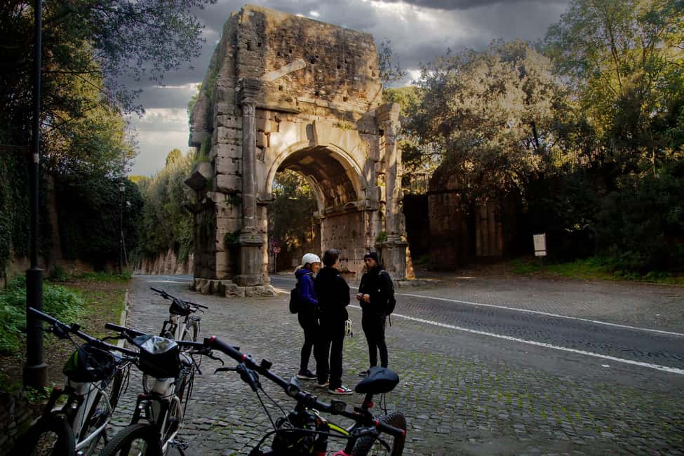 Rome: Appian Way Underground Catacombs Bike Tour with Lunch - Porta San Sebastiano: the gate where the tour starts feeling ancient