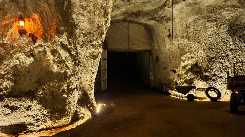 Rome: Appian Way Underground Catacombs Bike Tour with Lunch - San Callisto Catacombs: what you’re actually walking into