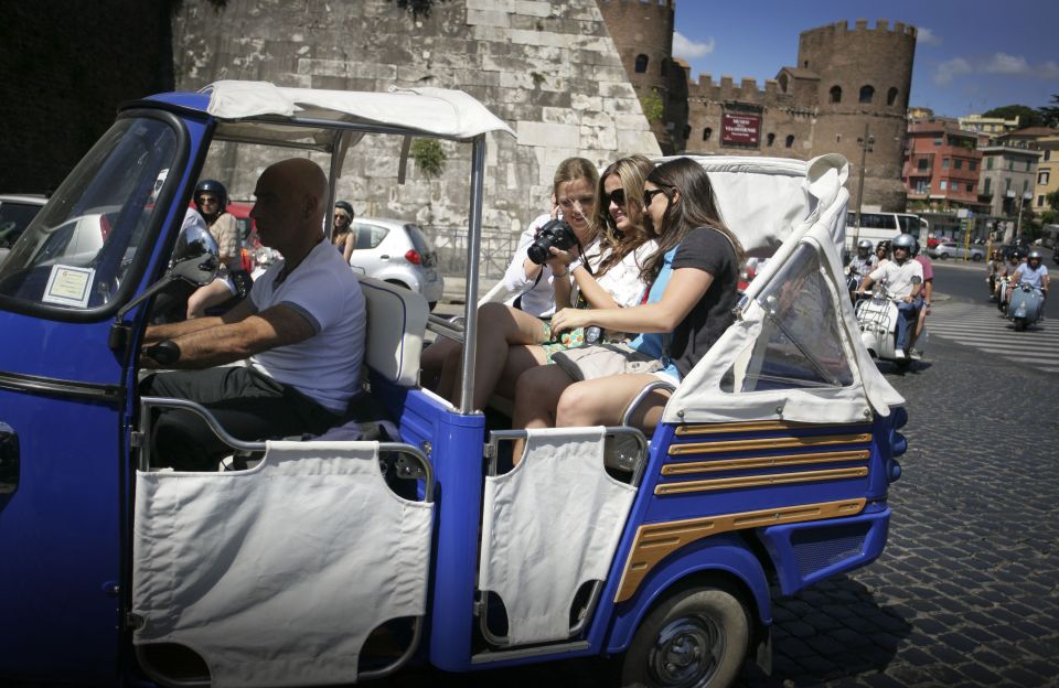 Rome by Ape Calessino - Gelato, coffee, cappuccino, or wine: the break that makes it feel human