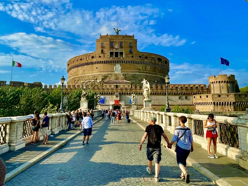 Rome: Castel Sant'Angelo and Hadrian's Tomb Guided VIP Tour - Michelangelo’s courtyard: a reason to slow down and look up