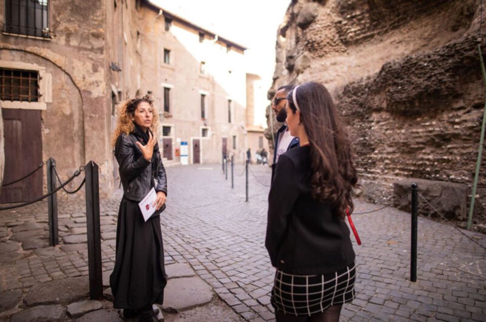 Rome: Castel Sant'Angelo Private Tour & Skip-the-Line Entry - The Belvedere terrace and Archangel Michael’s city guard
