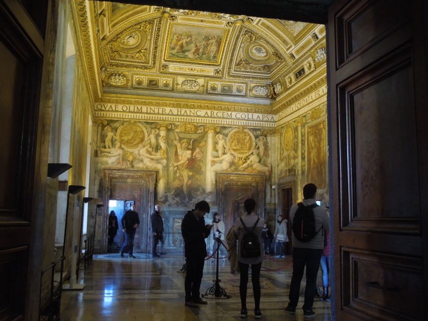 Rome: Castel Sant'Angelo Skip the Line Private Tour - Fortified walls, statues, and the castle’s “many lives”
