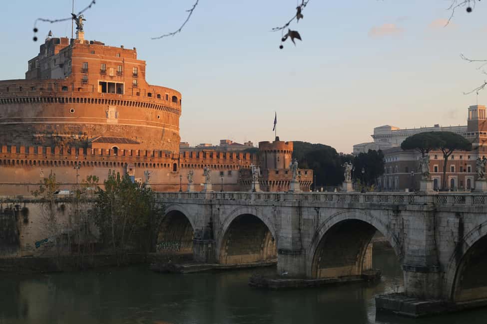 Rome: Castel Sant'Angelo Skip-the-Line Ticket - Redeeming your voucher near the entrance: the orange umbrella trick