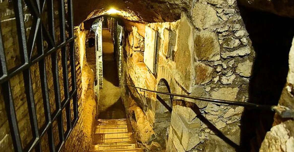 Rome: Catacombs Tour with Private Transfer and Tickets (3h) - Inside the catacombs: what the St. Callixtus visit covers