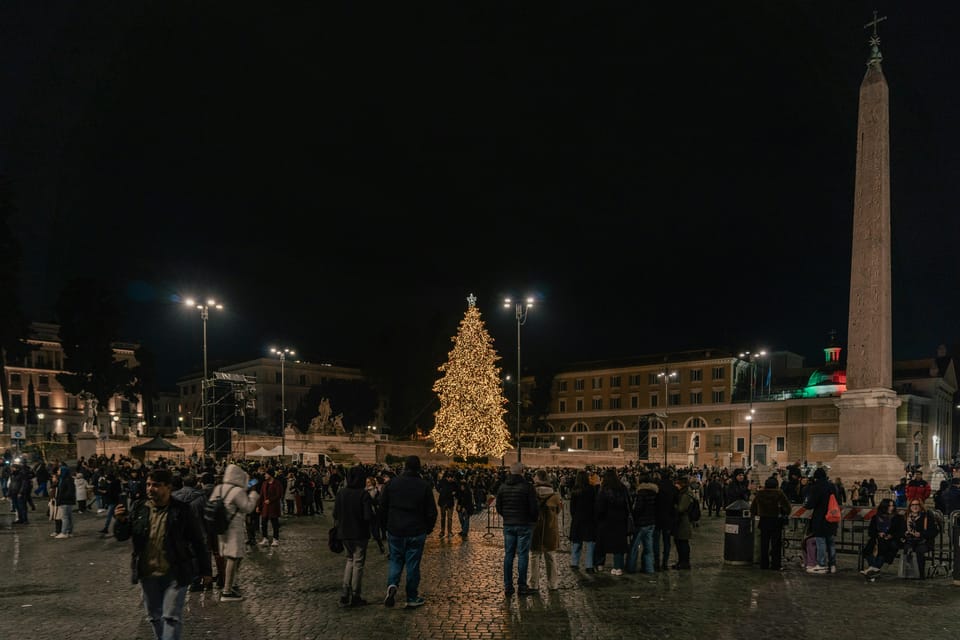 Rome: Christmas Lights Walking Tour - Piazza Navona with free time: the market atmosphere in the heart of it