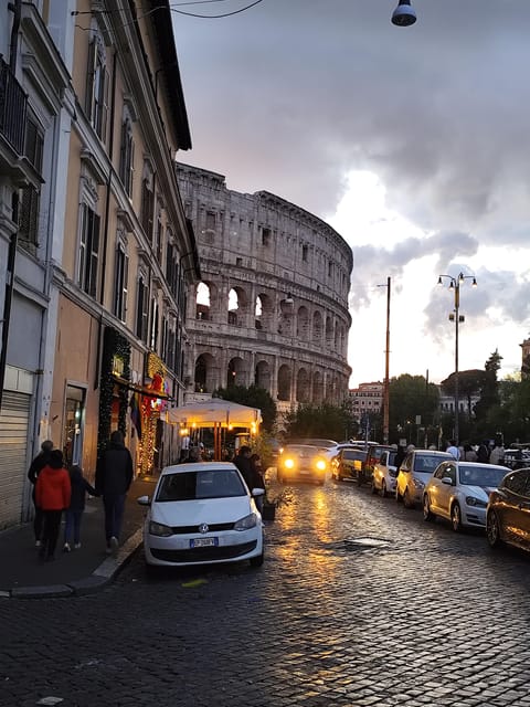 Rome: City Highlights Golf Cart Tour with Aperitivo - The Colosseum Photo Stop: Big Monument, Limited Time Outside