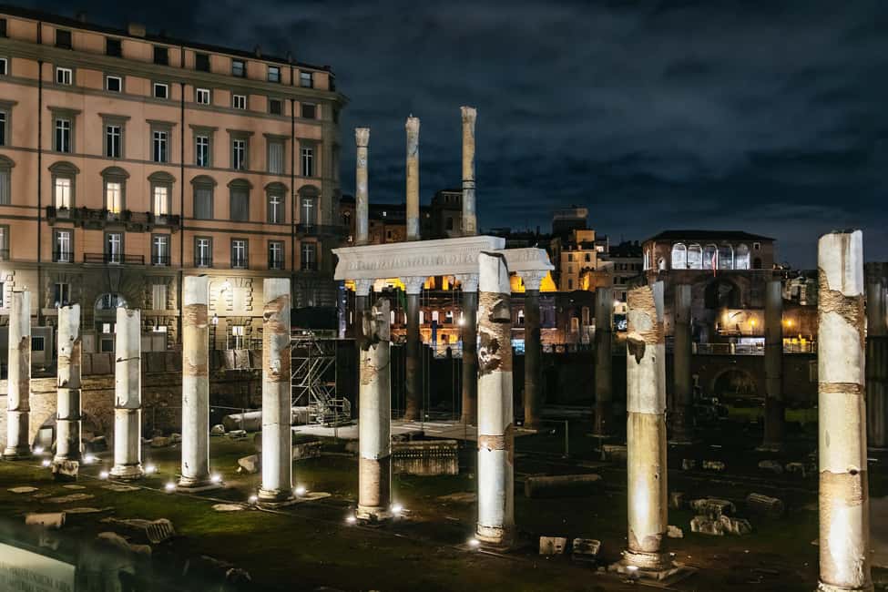 Rome: City Highlights Moonlight Walking Tour - Colosseum Views Under Moonlight: The Big Ending Without the Whole Day