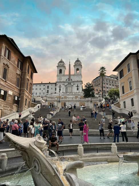 Rome: City walking tour. the beauty. - Finishing at the Colosseum: Ancient Drama With a Real Guide