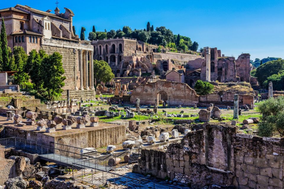 Rome: Colosseum, Ancient Rome and Catacombs Tours & Tickets - Inside the Tunnels: Frescoes, Crypts, and Tombs (Plus What to Wear)