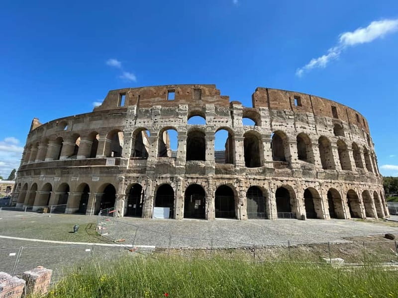 Rome: Colosseum and Ancient Rome Small Group Guided Tour - Meeting at Via del Colosseo 31: how to avoid the first headache