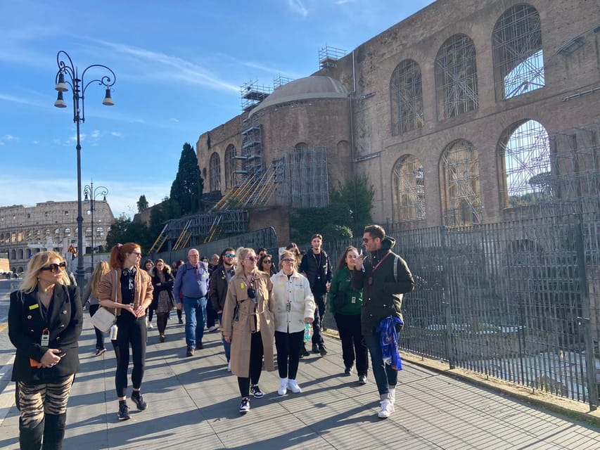 Rome: Colosseum Arena Floor, Forum & Palatine Guided Tour - Pacing, small-group energy, and why headsets help