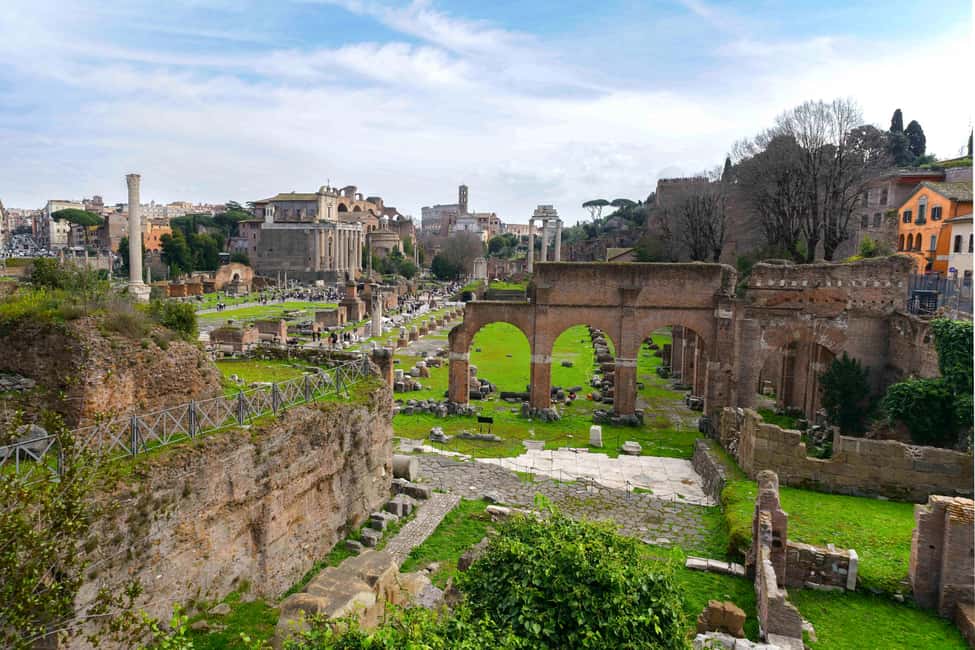 Rome: Colosseum Arena, Forum & Palatine Hill Guided Tour - Guide pacing and headset use: how to get the best hour-by-hour experience