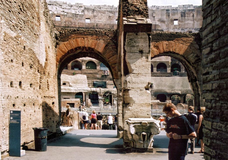 Rome: Colosseum, Forum, and Palatine Hill Guided Tour - Meeting outside Colosseo and getting through security fast