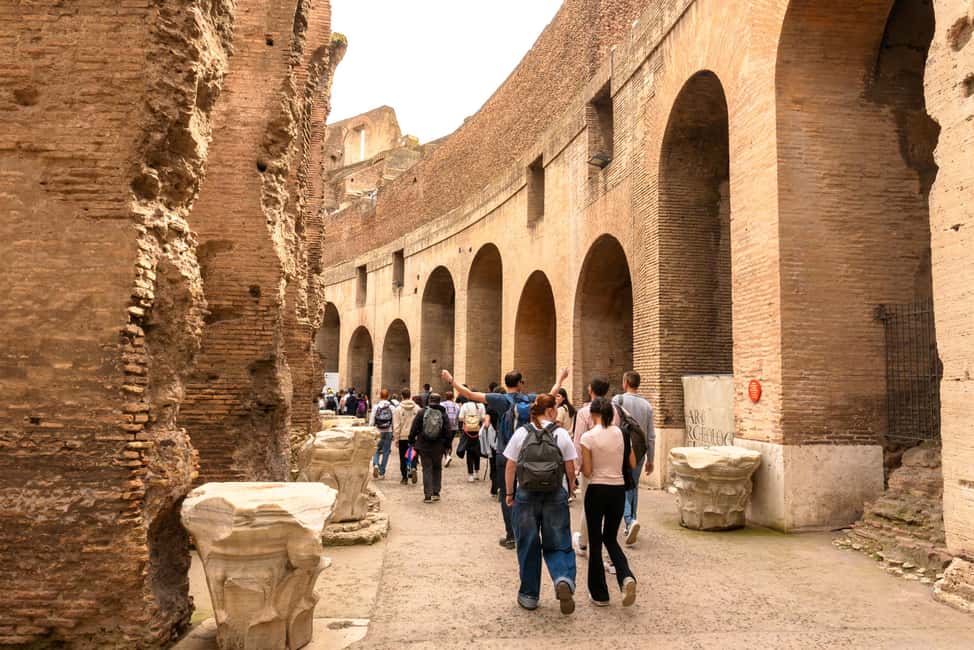 Rome: Colosseum, Forum, and Palatine Tour - Quick photo moments: Arch of Constantine, Titus, and Roman Forum stops