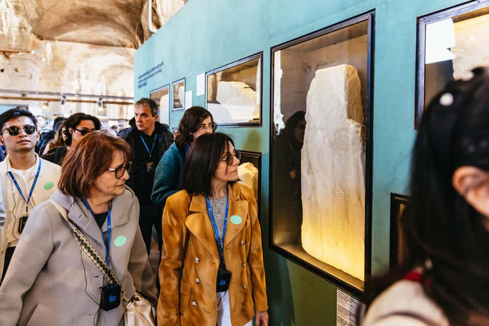 Rome: Colosseum, Forum & Palatine Hill Tour & Optional Arena - Palatine Hill: From Romulus to the Republic’s Elite