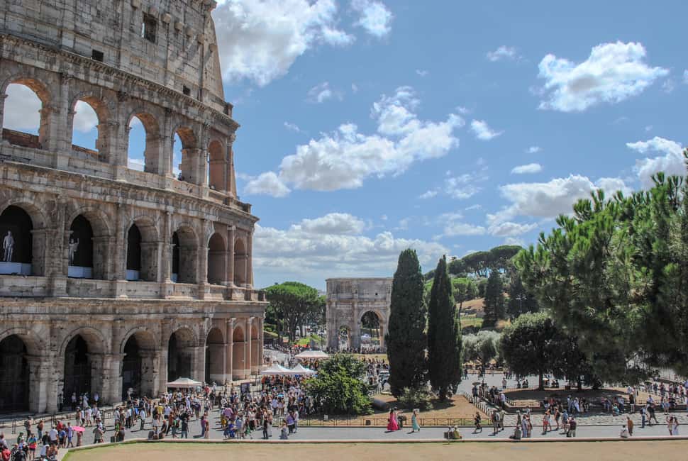 Rome: Colosseum, Forum & Palatine Hosted Entry Experience - Roman Forum: the political center you can walk through