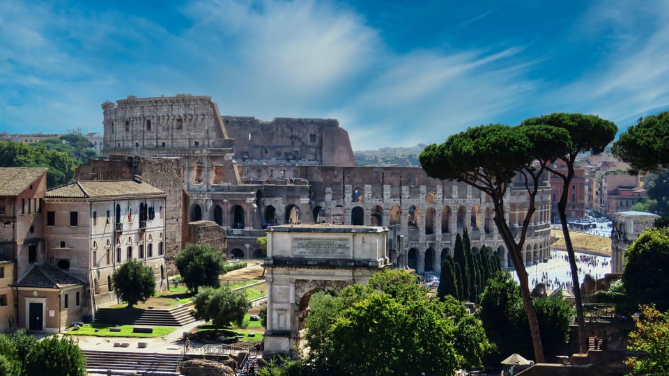 Rome: Colosseum, Forum, Palatine with Breakfast or Aperitif - Key things you’ll notice right away