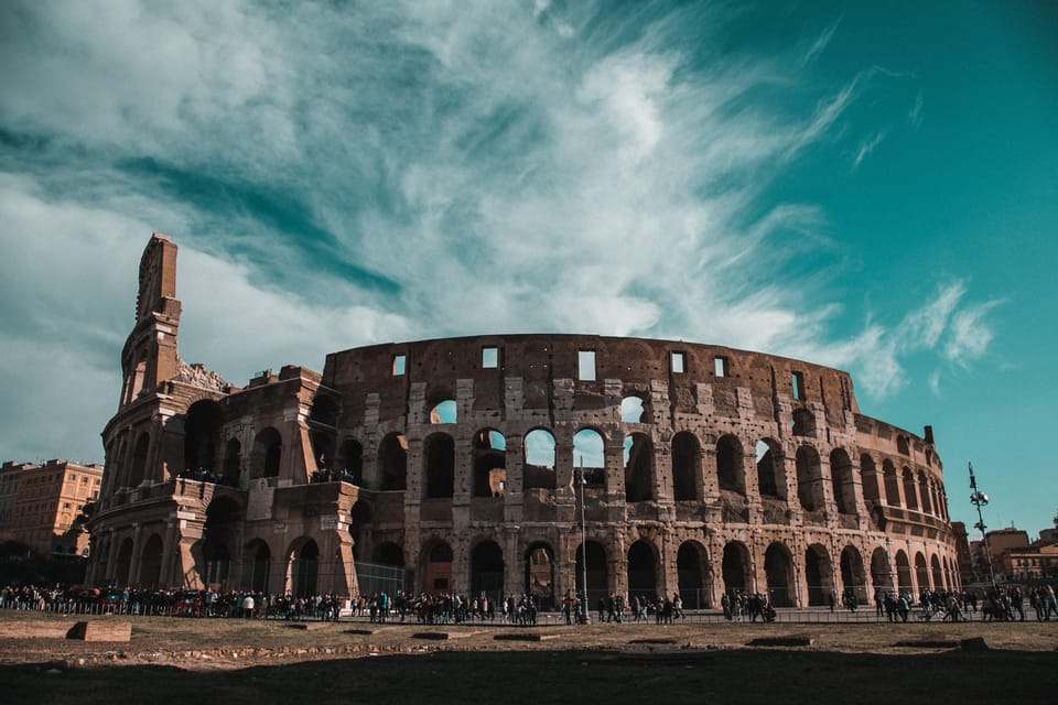 Rome: Colosseum, Forum, Palatine with Breakfast or Aperitif - The bonus English walk: Navona, Pantheon, and Trevi